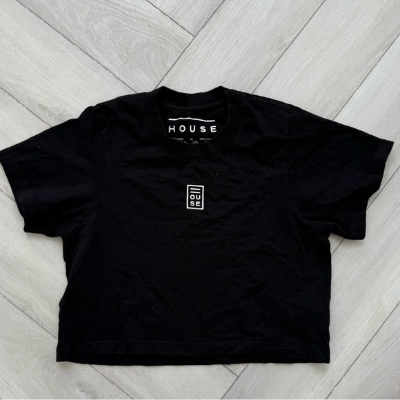 🖤 HOUSE iD CONCEPTS Black Crop Top - Picture 3 of 8